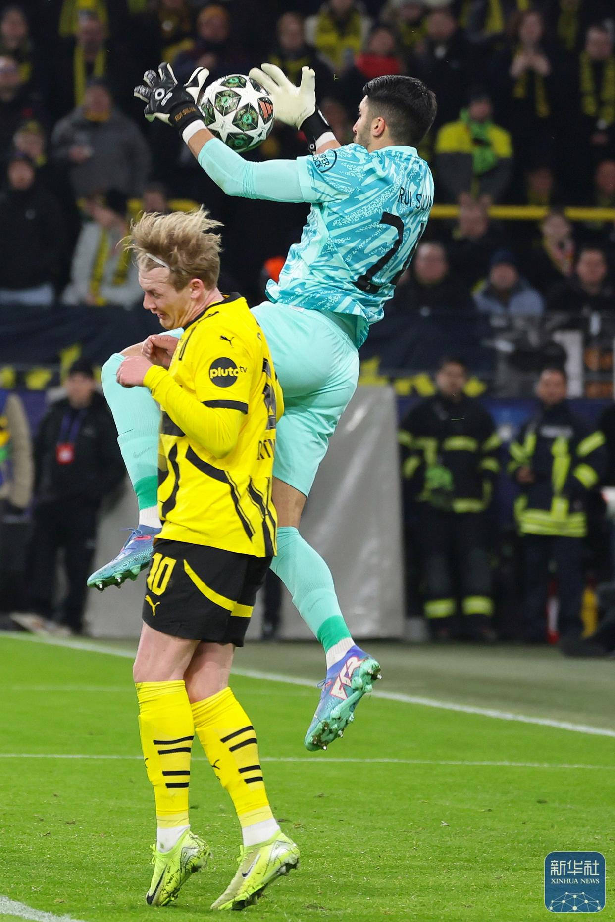 星空体育app关于葡萄牙体育训练开放日,冲刺阶段篮板制胜引欢呼,NBA总决赛在即,轮换策略成焦点的信息