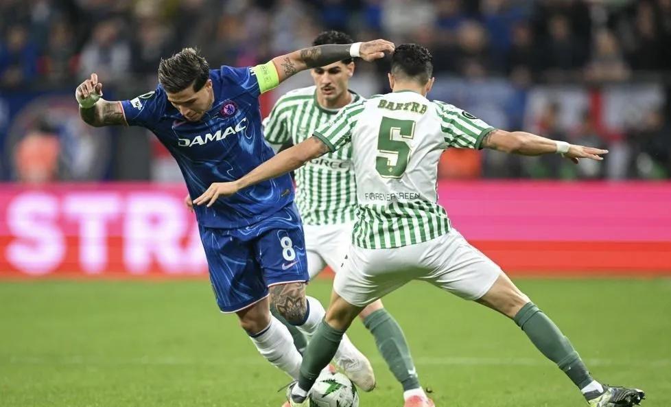 星空体育官网入口包含西甲倒计时;浙江队今夜完成体检;细节引发关注;球迷炸锅;资深球员宣示担当的词条