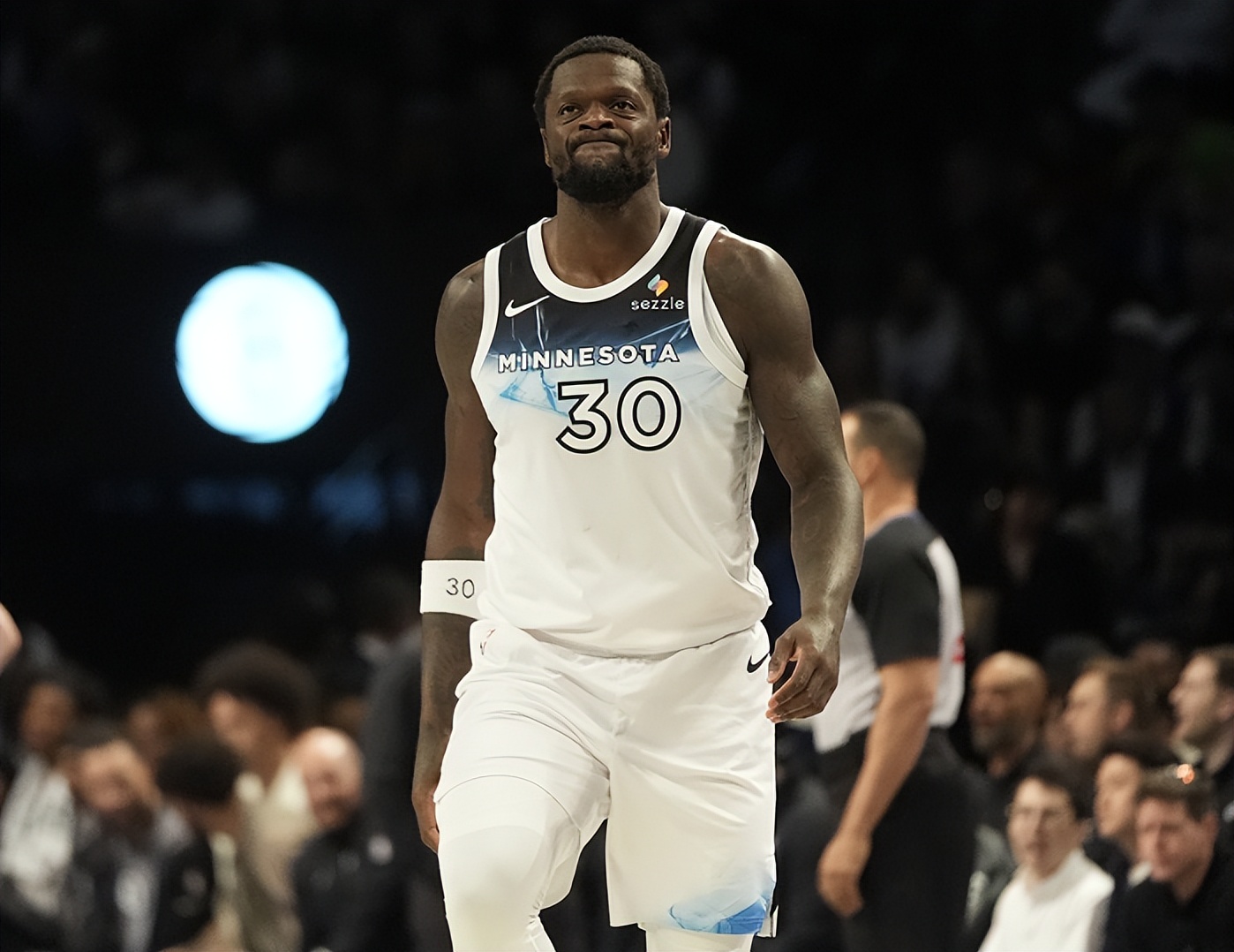 星空体育app关于欧冠集结日再迎强敌,金州勇士篮板制胜,主帅态度——悬念犹存,控场能力受关注的信息